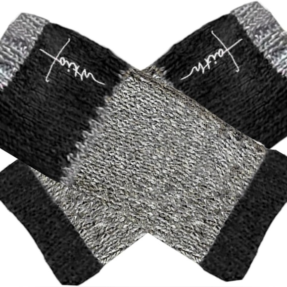 Faith Fingerless Knit Gloves - Picture 4 of 5